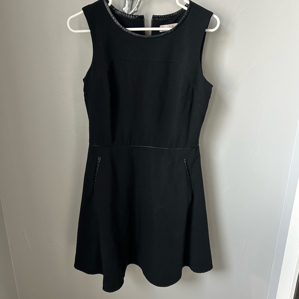 Ann Taylor LOFT black skater dress size 6 good condition